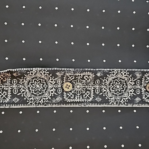 Liz Claiborne Sheer Black White Patterned Polka Dot Top Size 12 - Picture 3 of 6